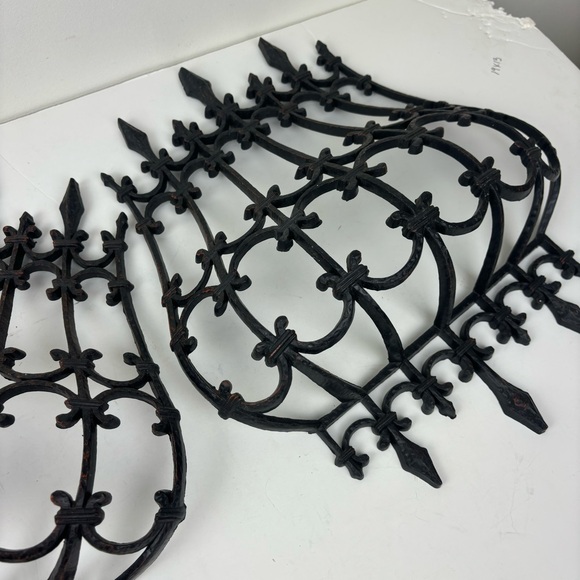 Vintage Burwood pair of faux black wrought iron Spanish, Goth, Garden Gate - Picture 4 of 13